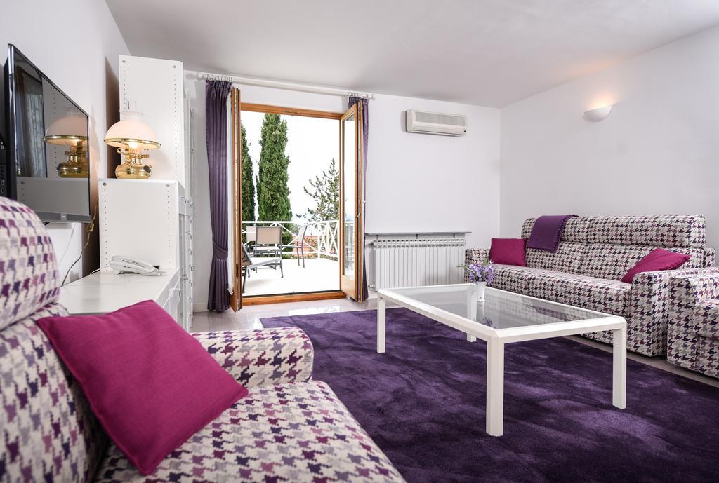 Apartmani Alice Njivice Eksteriør billede