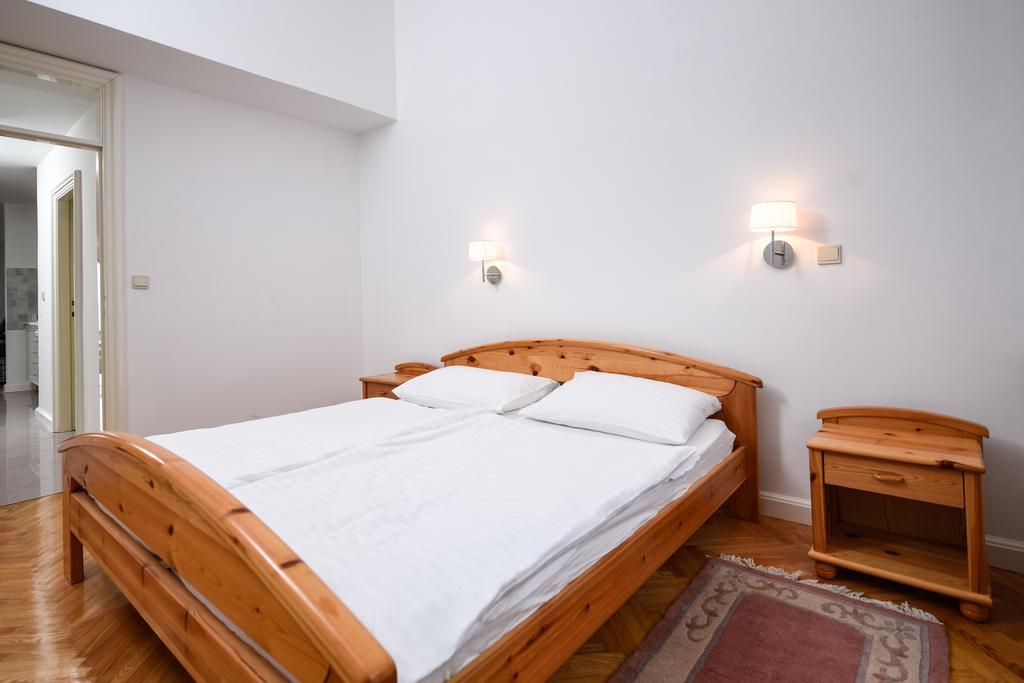 Apartmani Alice Njivice Eksteriør billede