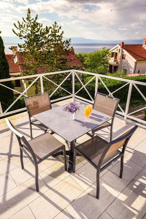 Apartmani Alice Njivice Eksteriør billede