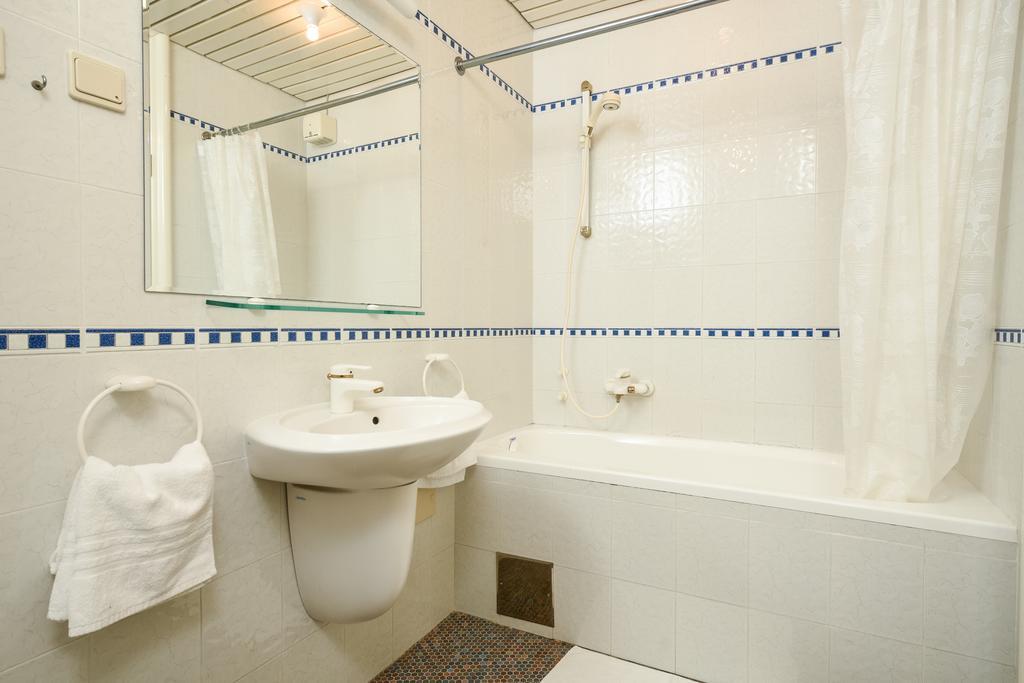 Apartmani Alice Njivice Eksteriør billede