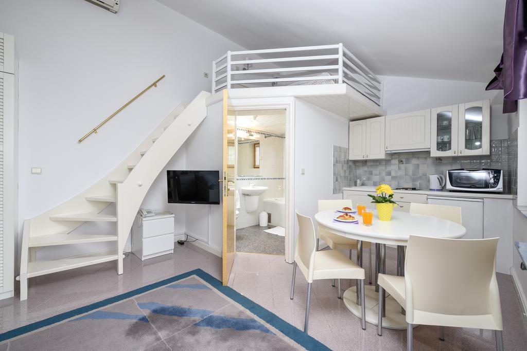 Apartmani Alice Njivice Eksteriør billede