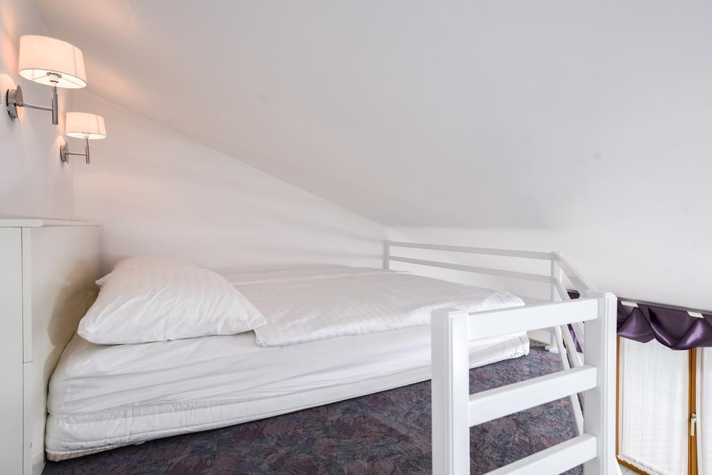 Apartmani Alice Njivice Eksteriør billede